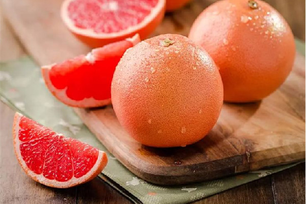 葡萄柚用手剥吗 葡萄柚怎么吃不流汁 葡萄柚用手剥吗 葡萄柚怎么吃不流汁